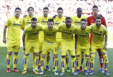 El once inicial del Villarreal. De pie: Bonera, Pina, Vctor Ruiz, Bruno, Bailly y Areola. Agachados: Mario, Rukavina, Bakambu, Denis Surez y Adrin.