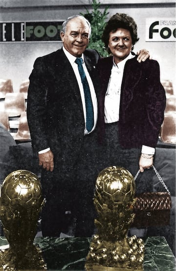 Di Stéfano fue el buque insignia de uno de los mejores Real Madrid de la historia, por ello fue premiado con el balón de oro en dos ocasiones. Además, en 1989 ganó el Superbalón de Oro. 