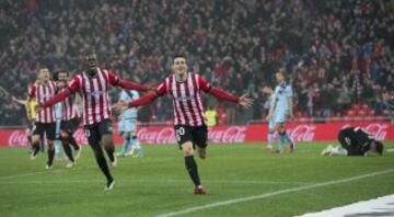 Aduriz celebra el 1-0. 