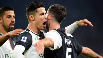 Cristiano y Pjanic celebran el gol.