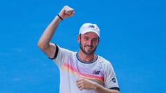 Who is Tommy Paul, the American that advanced to the 2023 Australian Open semifinals?