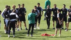 La plantilla cierra filas y se olvida de los problemas