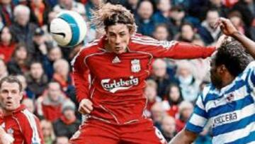 <b>SUMA Y SIGUE. </b> Fernando Torres conectó un cabezazo que acabó en las redes de la portería del Derby