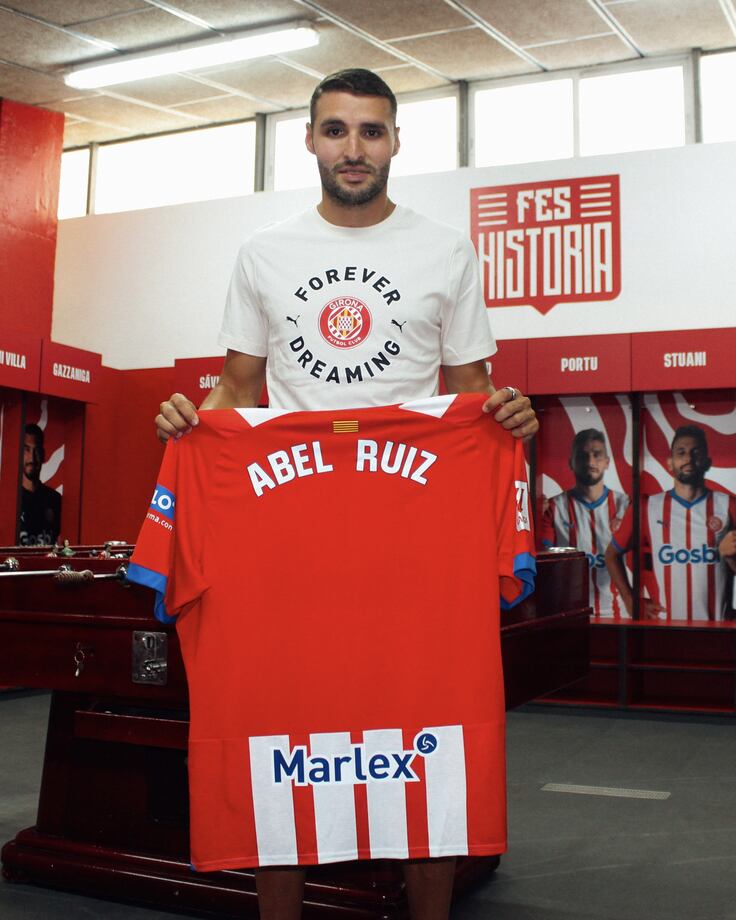 Oficial Abel Ruiz firma hasta 2029