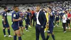 Kylian Mbappe of PSG between Thiago Silva and Angel Di Maria following the French Ligue Cup final match between Paris Saint-Germain (PSG) and Olympique Lyonnais (OL, Lyon) on July 31, 2020 at the Stade de France, in Saint-Denis, near Paris, France - Photo