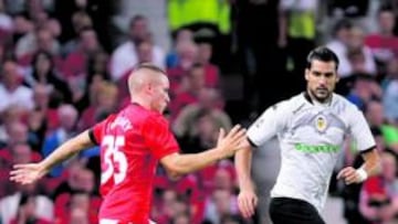 <b>SORPRESA. </b>Moyá tuvo que jugar el segundo tiempo de mediocentro por la lesión de Carleto.