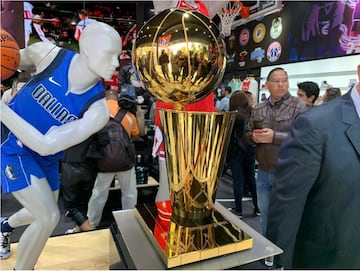 Así es la primera tienda oficial de la NBA en México