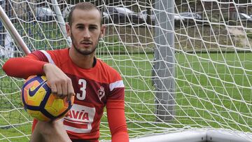 Gálvez se ha hecho con el puesto en el centro de la zaga armera junto con Lejeune.