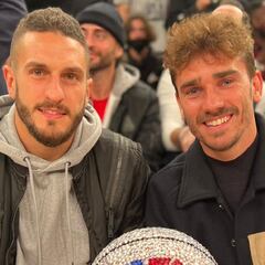 Koke y Griezmann, vacaciones en familia... con NBA y NFL de fondo