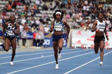 Elaine Thompson dominó en los 100 de París.