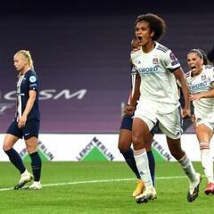 El Lyon se lleva el clásico ante el PSG y peleará por su quinta corona seguida