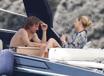 El centrocampista croata del Real Madrid, Luka Modric, se encuentra disfrutando de unas merecidas vacaciones junto a su familia en Portofino, pueblo pesquero ubicado en la costa de la Riviera Italiana, al sudeste de Génova.