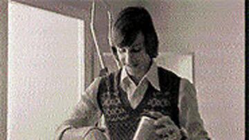 <b>JOHAN HACE 25 AÑOS.</b> En 1977, un Johan Cruyff que vivía los últimos momentos de su triunfal carrera como jugador en el Barcelona ya protagonizó un anuncio de pinturas Bruguer. Jordi tenía entonces tres años.