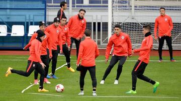 Chile's national football team take part in a training session in Saint Petersburg on July 1, 2017 on the eve their 2017 FIFA Confederations Cup final football match against Germany.