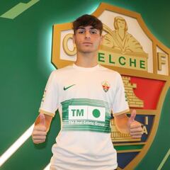 El Elche ata a Rodrigo Mendoza hasta 2026