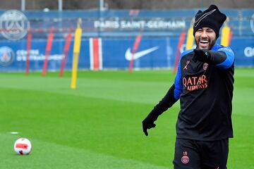 Neymar Jr durante el entrenamiento del Paris Saint-Germain.