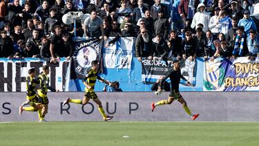 Maikel Mesa celebra el gol del empate.