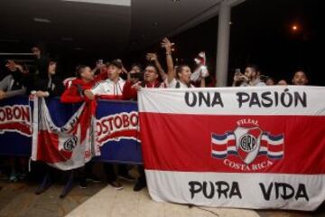 Los hinchas de River Plate fuera de Argentina se hicieron notar en Colombia.