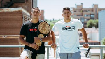 Costello y Gino Van Steenis posan en la azotea de AS.