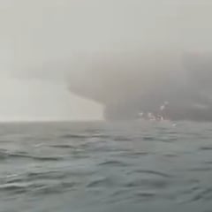 Dos barcos se incendian tras chocar frente a las costas de Reino Unido