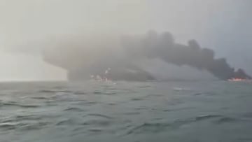 Dos barcos se incendian tras chocar frente a las costas de Reino Unido