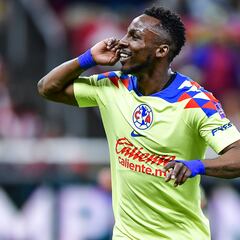 ¡Penal! América abre el marcador en el Clásico Nacional desde los once pasos