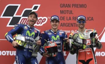 Maverick Viñales, ganador de la carrera. Segundo fue Rossi y Crutchlow, tercero.