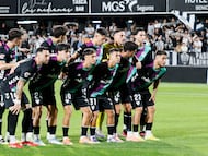 El Málaga, esta temporada con su segunda equipación.