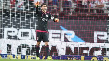 El arquero Germ&aacute;n &#039;Poroto&#039; Lux en un partido de River Plate por la Superliga Argentina