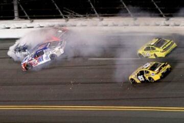 Jimmie Johnson (48), Martin Truex Jr. (78) y AJ Allmendinger (47).