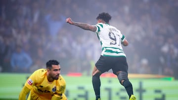 PORTO, PORTUGAL - FEBRUARY 09: Luis Suarez of Sporting CP celebrates after scoring his team's first goal during the Primeira Liga match between FC Porto and Sporting CP at Estadio do Dragao on February 09, 2026 in Porto, Portugal. (Photo by Diogo Cardoso/Getty Images)