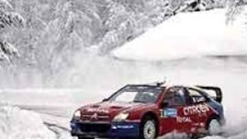 <b>VENTAJA.</B> El francés Loeb aventaja en 1:15 al finlandés Gronholm.