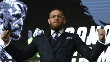 Conor McGregor posa durante una rueda de prensa en Mosc&uacute; en la que ha anunciado su regreso a la UFC el pr&oacute;ximo 18 de enero.