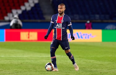 El mediocentro brasileño se formó en las categorías inferiores del Barcelona. En el equipo culé estuvo en varias etapas: desde 2010 hasta 2013, entre 2014 y 2017 y dos temporadas desde la 2018-19. Jugó con el filial 84 encuentros en los que marcó 19 goles y, con el primer equipo disputó 90 partidos en los que marcó 12 goles. En el equipo parisino participó en 39 duelos en los que no marcó ningún gol durante la temporada y media que estuvo desde 2020. 