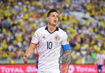 Colombia's James Rodriguez during  a Copa America Centenario football match against Paraguay in Pasadena, California, United States, on June 7, 2016.  / AFP PHOTO / Frederic J. Brown