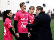 27/12/25 PARTIDO BENEFICO RAYO VALLECANO FAMOSOS FUTBOLISTAS
NIKA OSCAR MARTINEZ POSION SANDOVAL ENTRENADOR