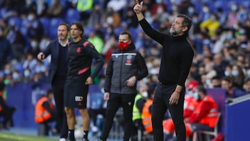 Quique dirige a su equipo durante el &uacute;ltimo partido que el Getafe jug&oacute; ante el Espanyol.