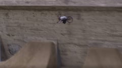 ¡Rider multicampeón de Redbull se lució con estos tremendos trucos en una mina abandonada!