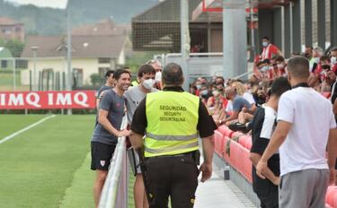 Yeray ve dif¨ªcil llegar al Elche, con Vivian a la expectativa