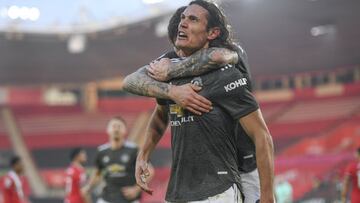 Manchester United&#039;s Edinson Cavani celebrates after scoring his side&#039;s second goal during an English Premier League soccer match between Southampton and Manchester United at the St. Mary&#039;s stadium in Southampton, England, Sunday, Nov. 29, 2