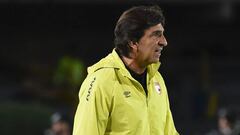 Costas desmitifica hinchada rival y anticipa un partido intenso