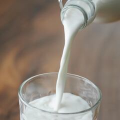 La mejor leche entera de supermercado, según la OCU