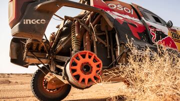 El Toyota de Quintero, sin una rueda durante la Etapa 3 del Dakar 2026.