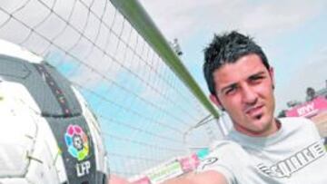 <b>EL MEJOR DE PRIMERA SÓLO LE HA MARCADO UN GOL AL ZARAGOZA EN CINCO DUELOS</b> El crecimiento de Villa desde que salió de La Romareda es espectacular. Con el Valencia suma 93 goles en 142 partidos ligueros y, con el Real Zaragoza hizo 31 en 73. en total, su promedio en Primera es el mejor de los jugadores en activo pues sale a 0,57 tantos por encuentro. A su ex equipo sólo le ha hecho un gol en las cinco veces que se han enfrentado.