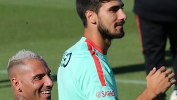 Andr&eacute; Gomes sufre una contusi&oacute;n.