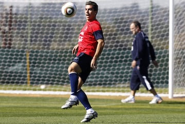 Esteban Paredes ya estaba en Colo Colo para la época de la nómina. Hoy es capitán y uno de los goleadores histórico de los albos.