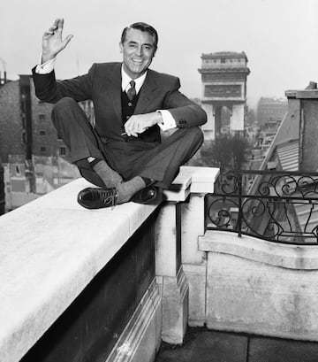 Cary Grant no fue el nombre que quiso el actor. Fue un productor de la Paramount, al que le gustó mucho un casting de Archibald, quien quería que tuviese un nombre llamativo al estilo de Gary Cooper y le bautizaron con su nuevo nombre, Cary Grant.