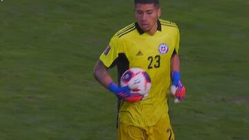 El arquero mantuvo viva a la Selecci&oacute;n en el momento m&aacute;s cr&iacute;tico del duelo contra Bolivia. Tras el partido, valor&oacute; el triunfo y la convicci&oacute;n del plantel.