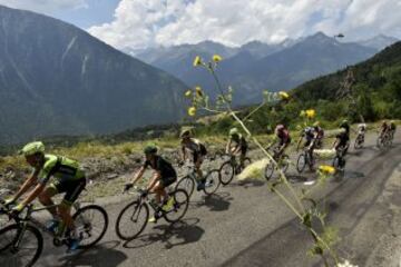 Dylan Van Baarle, Cyril Gautier, Steven Kruijswijk en la escapada del día.