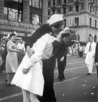 Muere la enfermera del beso ms icnico del final de la Segunda Guerra Mundial